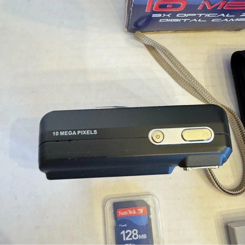 Norcent DC-1020 Digital Camera 10 Megapixel with 2.4